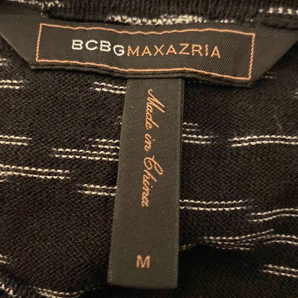 BCBGMAXAZRIA Asymmetrical Long Sleeve Knit Scoop Neck Light Sweater Top - Picture 3 of 9